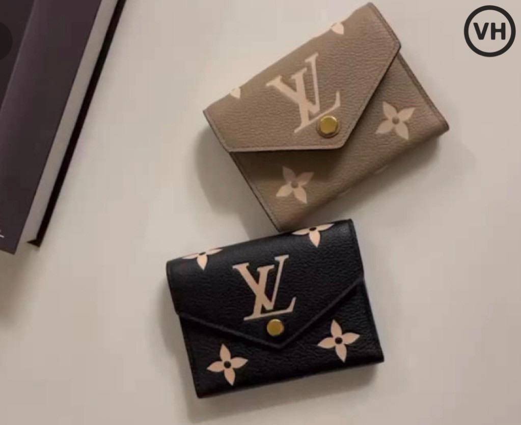 ORI หนังแท้ | LV Victorine Monogram Empreinte Wallet / LV Short Wallet กระเป๋าสตางค์ใบเล็กแบบซองจดหมาย กระเป๋าสตางค์ผู้หญิง 🤍 เกรดออริจินอล