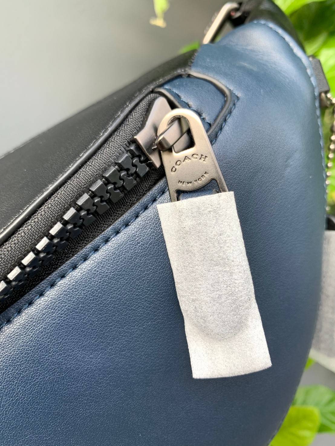 หนุ่มหล่อ//สาวหล่อ ทางนี้จ้าา สวยไม่แพ้คาดอกรุ่นอื่นๆเลยค่าา! COACH WARREN BELT BAG ใบใหญ่คะ! ((79149)) พร้อมส่ง นานๆทีจะมีสีนี้เข้ามาค่ะ! กระเป๋าคาดอกด้านหน้า//คาดไปทางด้านหลัง//หรือคาดเอวได้ ตามแต่ความถนัดได้เลยนะคะ หนังแท้ นิ่มสวย มีช่องซิปหลักให้2ช่อง