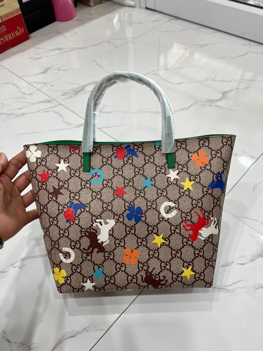 GUCCI Children's tote bag / Gucci kid tote / Gucci bag พร้อมส่งสต๊อกแน่น กับกระเป๋าโท้ทคิดท์ ไซส์น่ารักน่าใช้ ฮอตไม่หยุด เด็ดทุกดีไซน์ มีลายเข้าใหม่มากกว่าในรูปนะคะ **สินค้าเกรดออริจินอล 1:1 สลับแท้