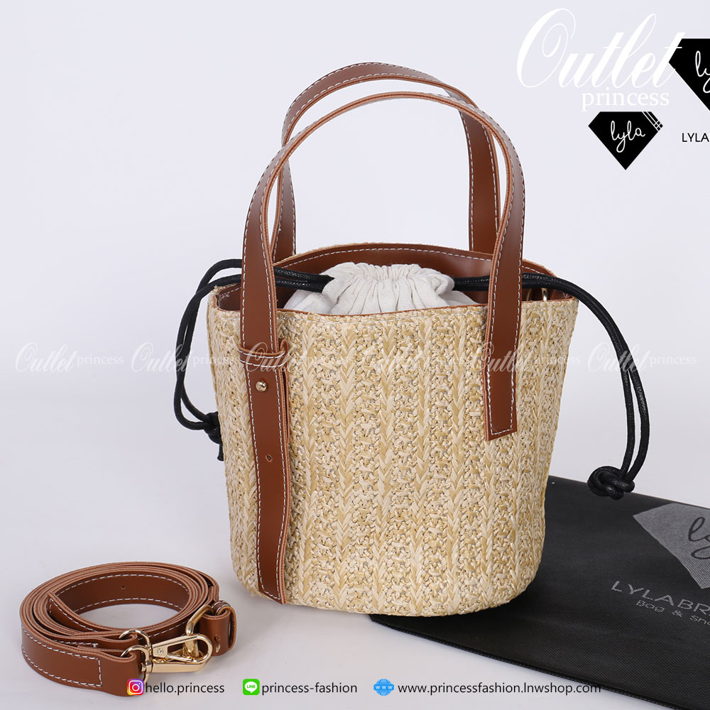 LYLABRAND🔔 WOVEN BUGKET กระเป๋าที่เพิ่มความหวานให้กับสาวๆได้อย่างลงตัว ตัดด้วยหนังสีน้ำตาล ดูคุณหนูสุดๆ ❤️