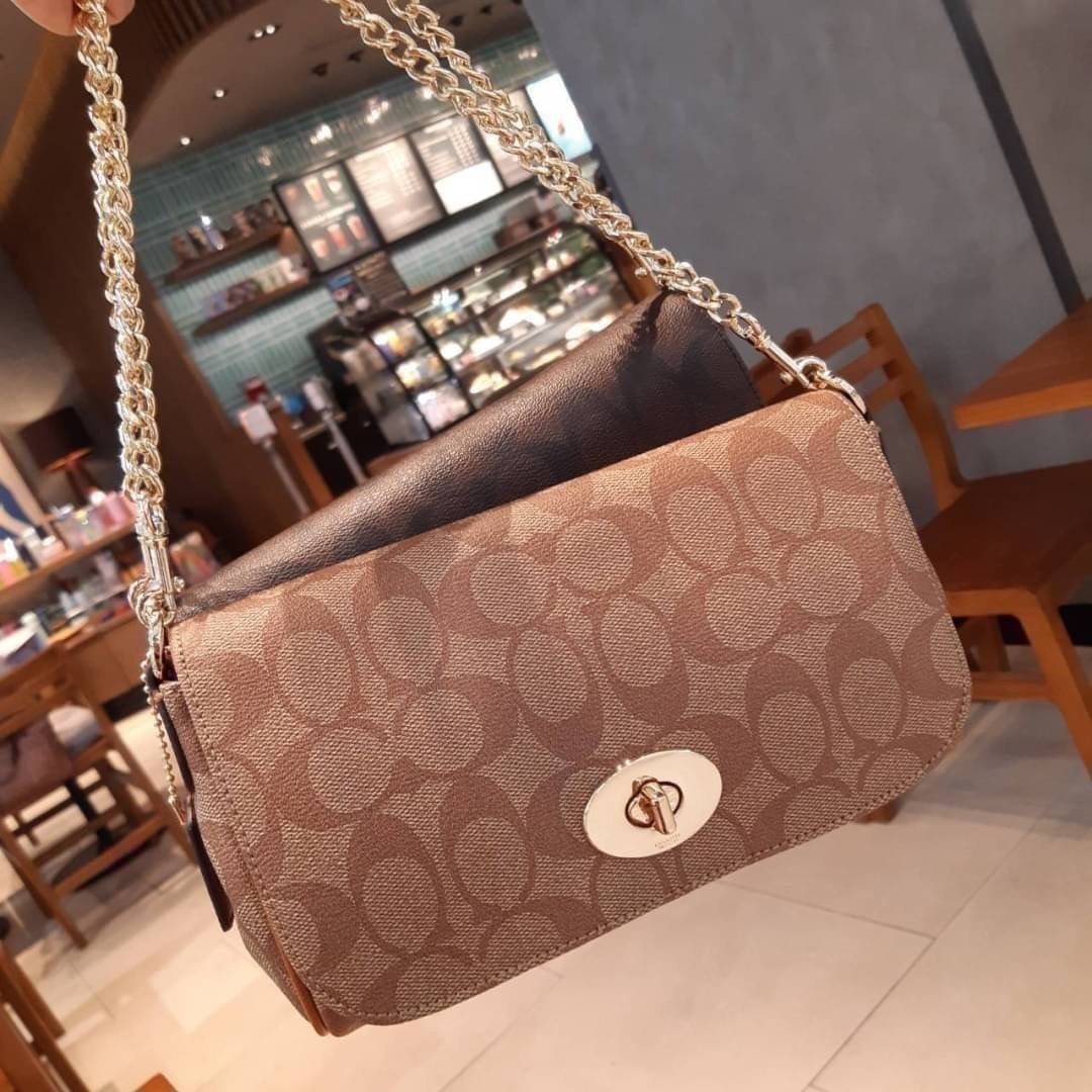 COACH F34615 MINI RUBY CROSSBODY IN SIGNATURE CANVAS ไอเท็มหายาก!! Best seller!! ยกให้น้องเลย!! 👍🎊👍💥 กระเป๋าสะพายข้างรูบี้ ทรงกะทัดรัด ไซส์กำลังดี ดีไซน์เรียบหรูในความเป็นเอกลักษณ์โค้ช ใช้งานง่าย สะดวก วัสดุหนังแคนวาสเคลือบ