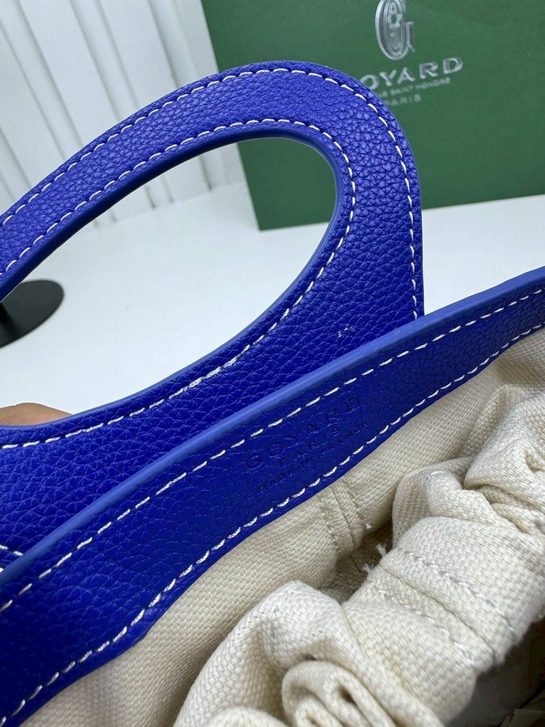 ORI หนังแท้ | Goyard Beluga Mini Bag กระเป๋าสะพายทรงบัคเก็ต พร้อมหูจับในตัว สะดวกใช้งาน ด้านในเป็นผ้าดีไซน์ผูก เพิ่มความน่ารักน่าใช้ สวยมากค่ะ