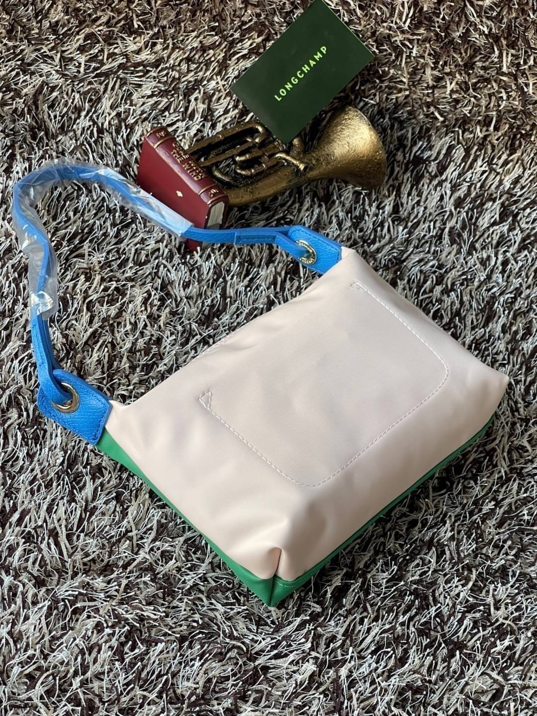 LONGCHAMP LE PLIAGE RE-PLAY Shoulder bag แฟน ๆ ของกระเป๋าไนลอนพกพาอันเป็นเอกลักษณ์ของแบรนด์ ตอนนี้มีคอลเลกชั่นใหม่ล่าสุดให้เลือกสรร