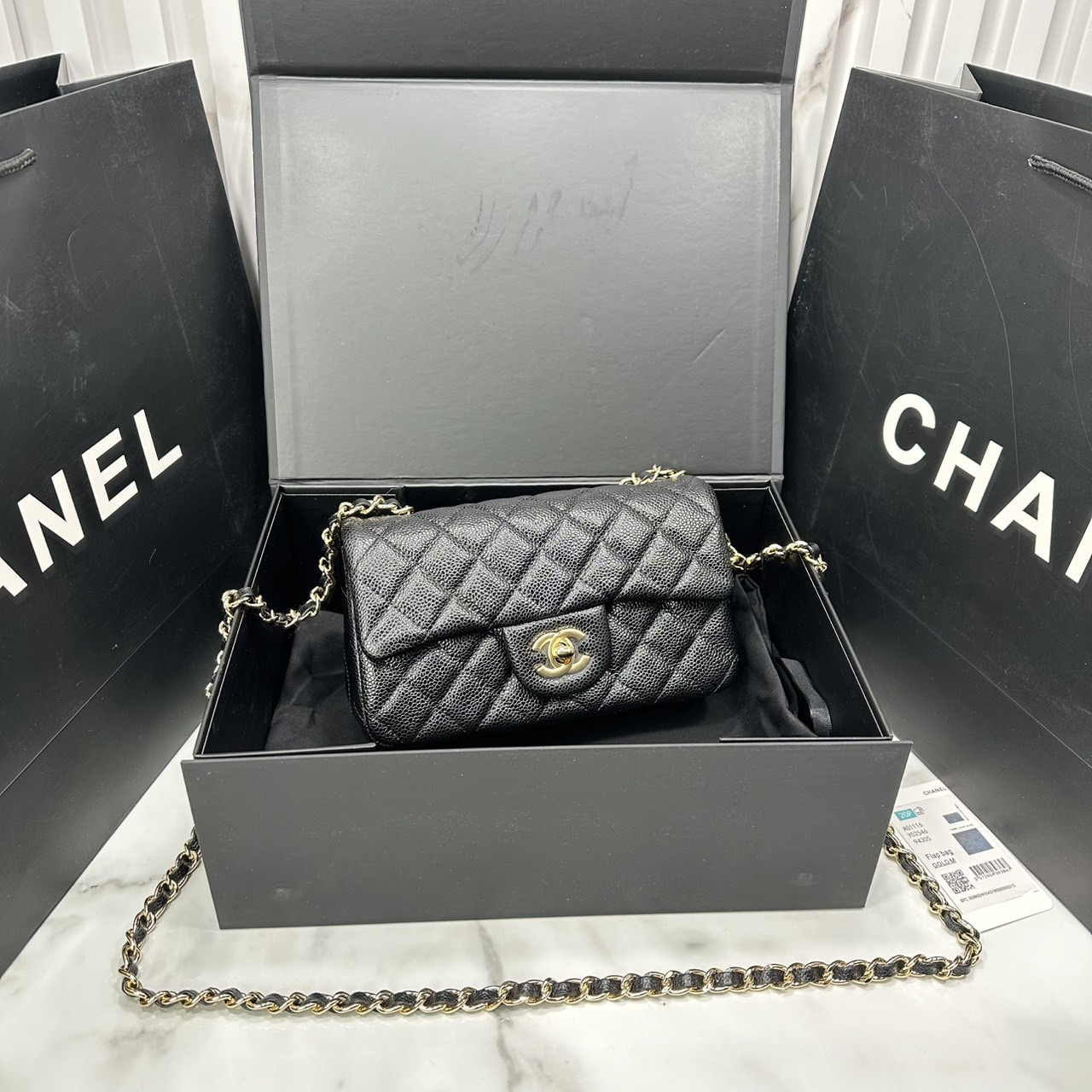 ORI หนังแท้ | CHANEL Classic 20cm shoulder bag กระเป๋าสะพายรุ่นยอดนิยม หรูหราระดับตำนาน สวยงามเหนือกาลเวลา