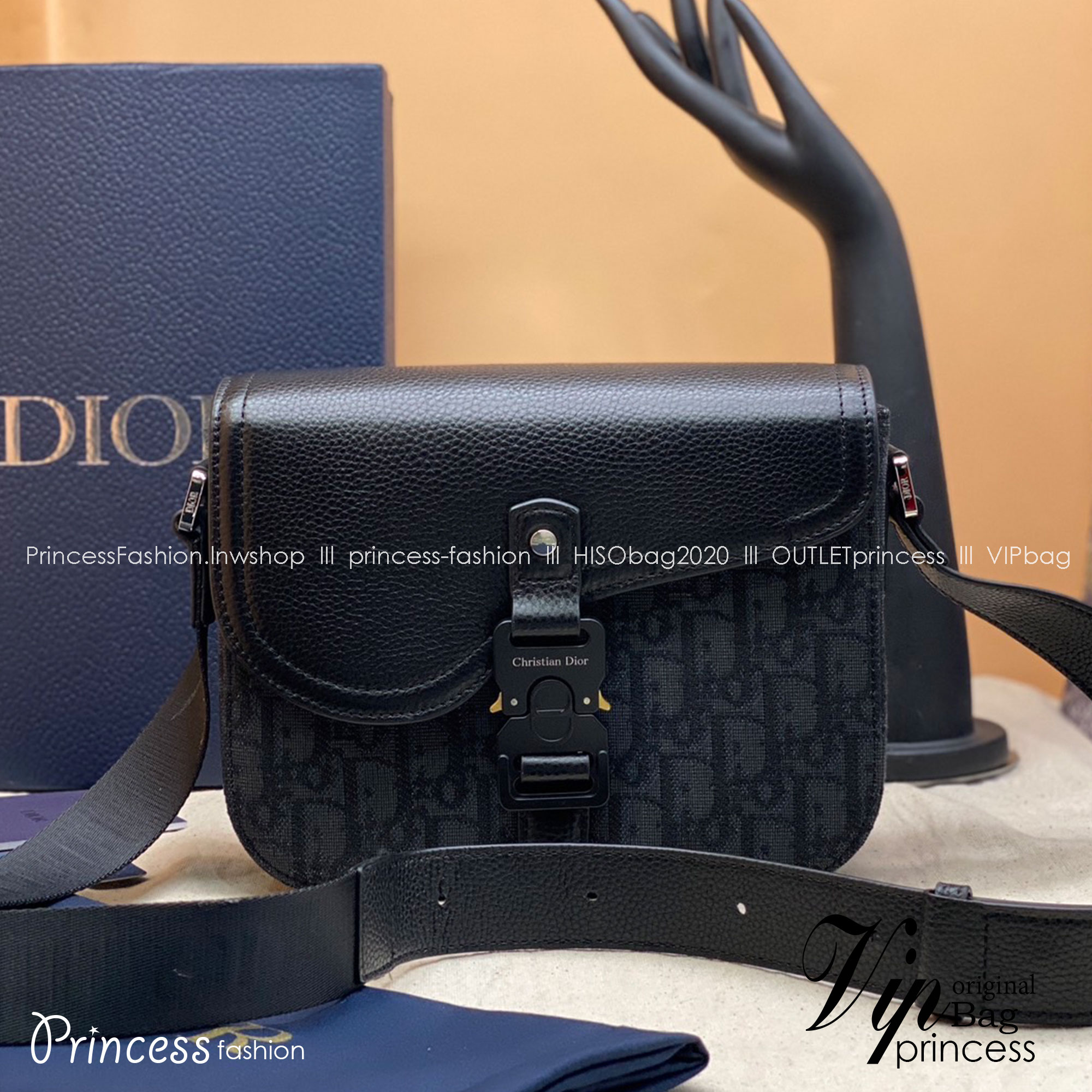 DIOR Small Saddle Messenger Bag with Flap กระเป๋าทรงแมสเซ็นเจอร์รุ่นฮิต เกรดออริ สลับแท้ 1:1 ใช้ต่างประเทศได้