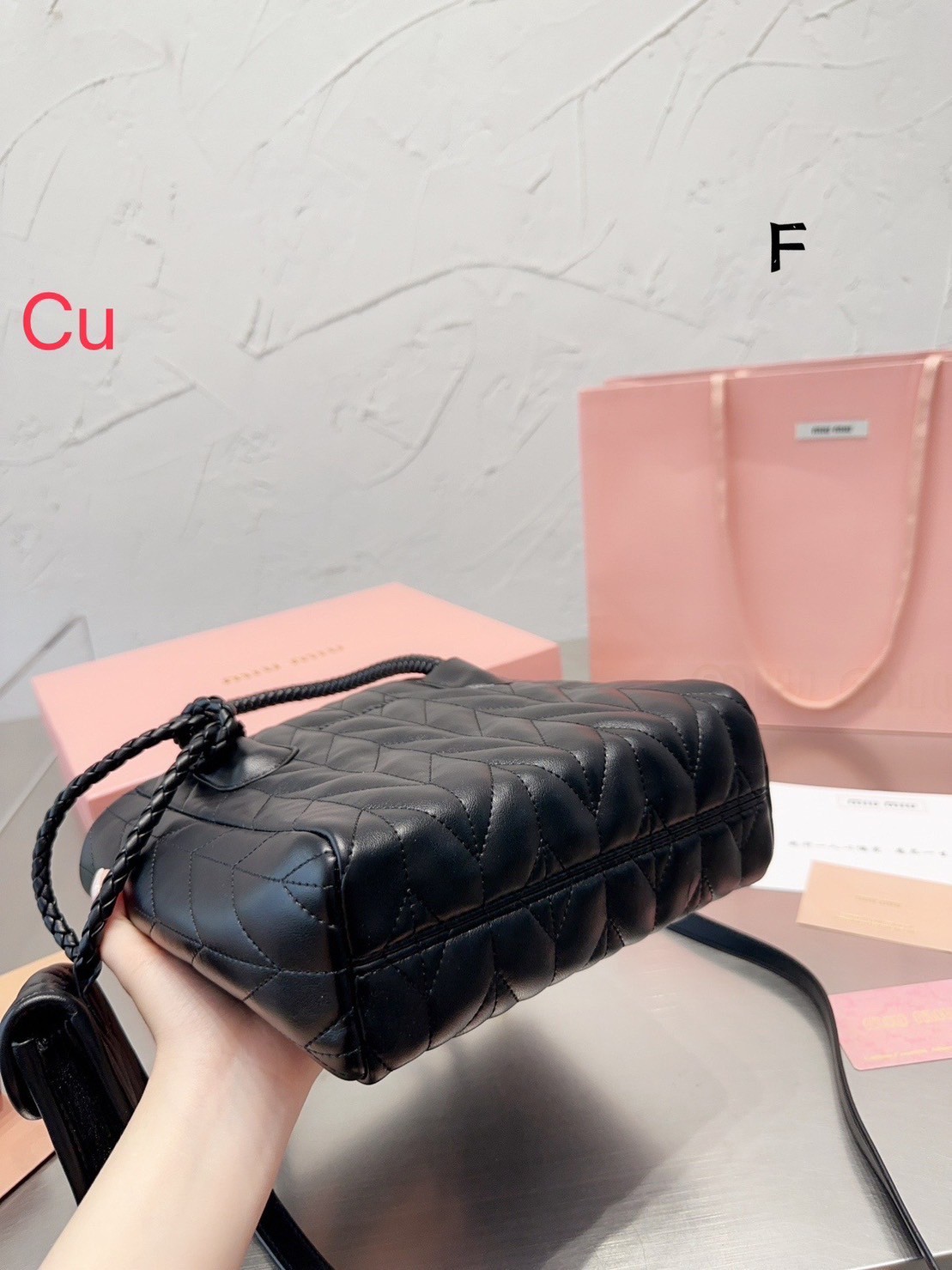 MIU MIU Tote candy color handbag / MIU MIU BAG พร้อมส่ง 4 สี กระเป๋าทรงโท้ท พร้อมใบเล็ก น่ารักน่าใช้ให้ความละมุน ลุคคุณหนูน่ารักสุดๆ ค่ะ