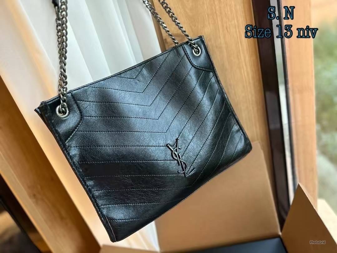 YSL Shopper Niki Tote Bag กระเป๋าสะพายทรงโท้ทใบใหญ่กำลังสวย หรูหราขั้นสุด เสิร์ฟมาให้สวยทันใช้ปีใหม่แน่นอน ใบจริงดูแพงเกินคุ้ม -- [รับตัวแทนกระเป๋า]