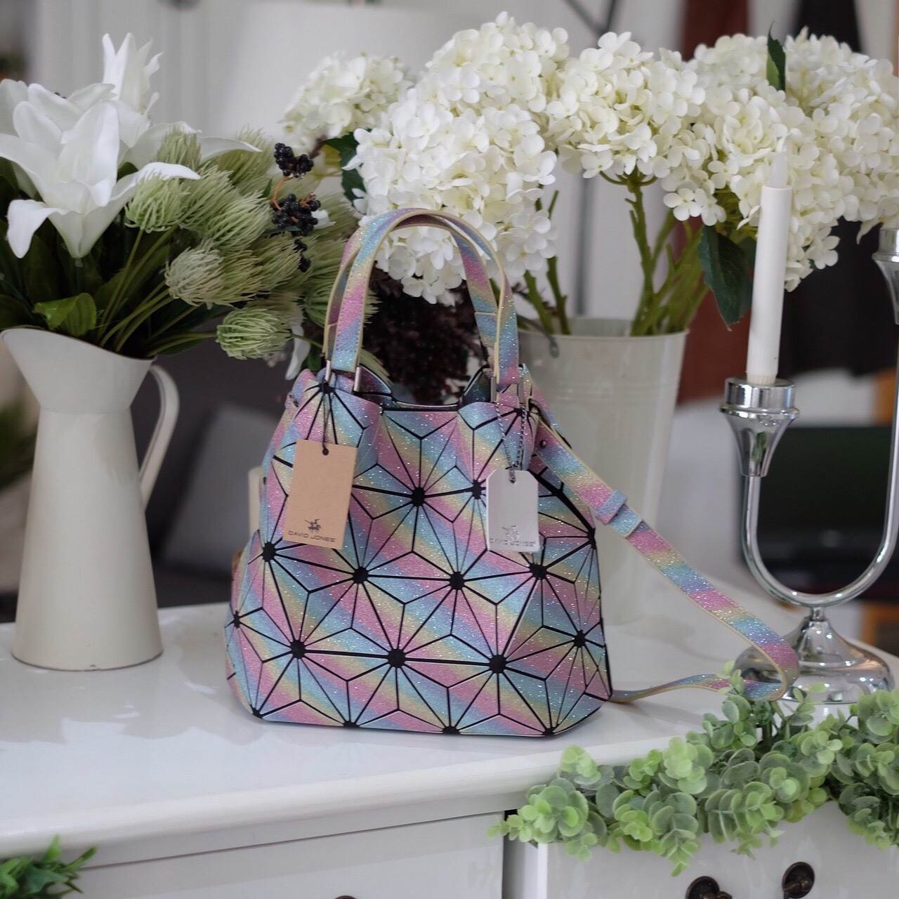 🎈New Collection ka ' Glitter fantastic ' ✨✨ สีใหม่ สดใสมาก ค่า 🍭🍭 Candy Crush 🍭🍭แถมยังลาย Limited edition หายาก 👍ปรับทรงได้ 2 แบบ น่ารักมาก จากแบรนด์ David Jones กระเป๋าสะพายข้างดีไซน