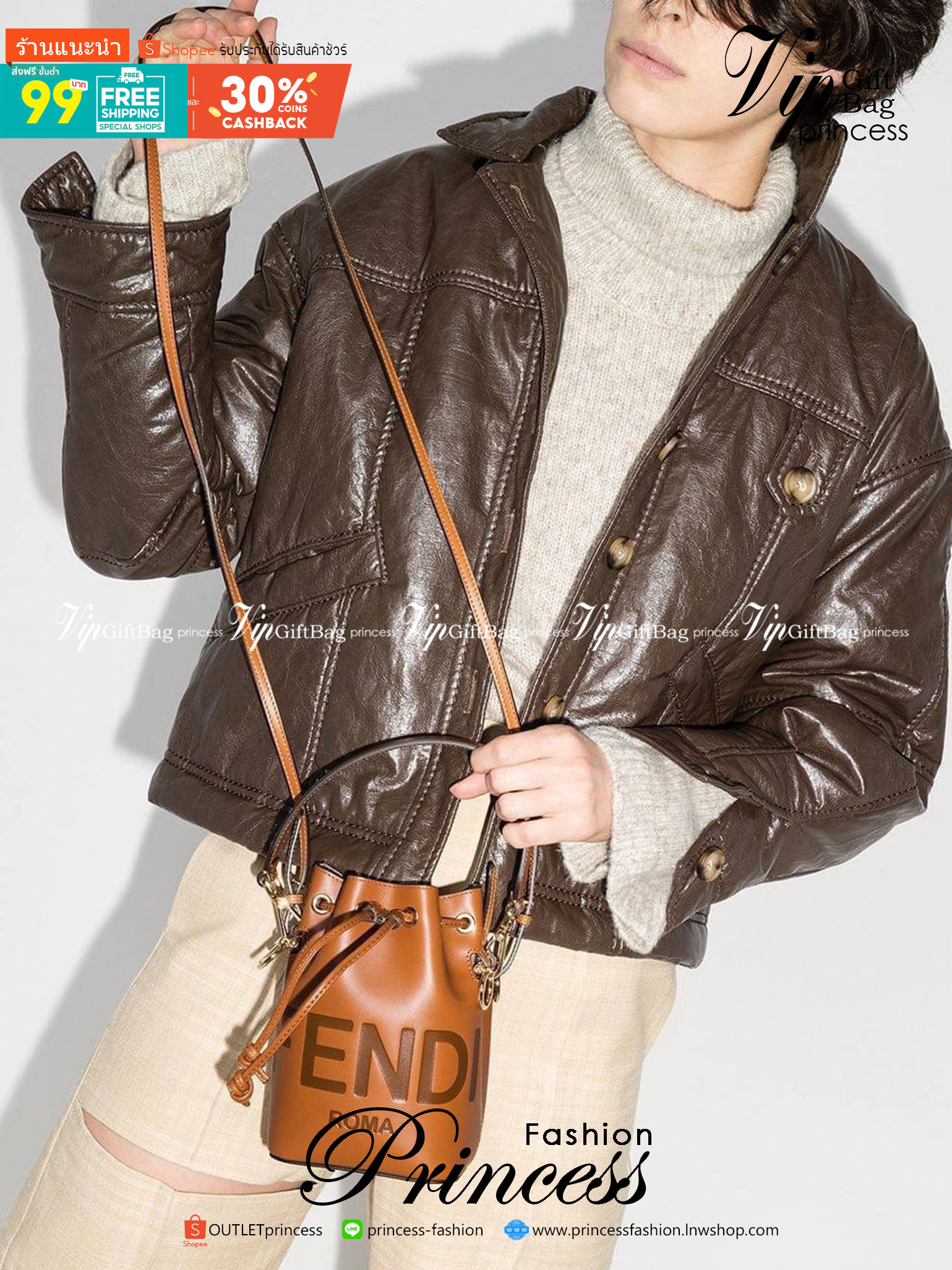 FENDI MON TRESOR MINI LEATHER BUCKET IN BROWN ทรงขนมจีบสุดฮิต! เปิดปิดด้วยตัวเปิดแบบรูด ภายในมีช่องใส่ของหลัก ใส่กระเป๋าสตางค์กลาง + มือถือได้ ทรงนี้กำลังมาแรงมาก อะไหล่ทอง มีสายให้สองแบบ ปรับเปลี่ยนลุคได้ง่าย พร้อมส่งที่ไทยราคาสุดคุ้มห้ามพลาดค่ะ!