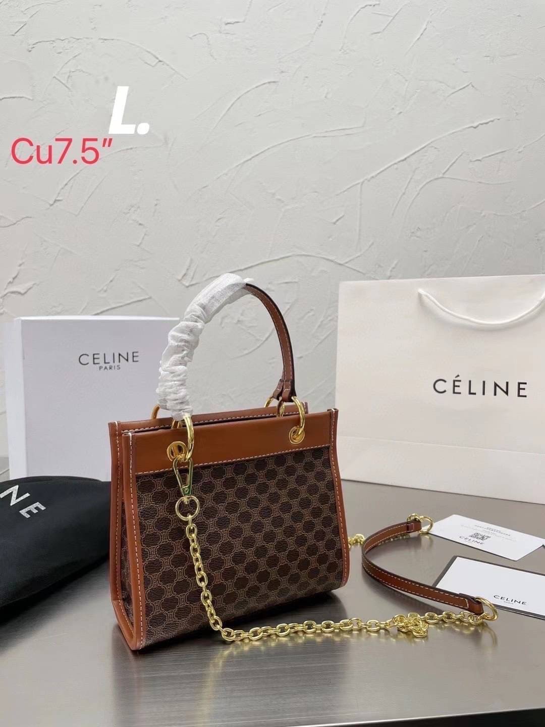 CELINE VINTAGE TOTE BAG / CELINE Macadam tote bag กระเป๋าโท้ทสไตล์วินเทจไซส์เล็ก ขนาดกำลังสวย พกพาง่าย ใหม่ล่าสุด ที่ใช้สามารถใช้ได้ทั้งหนุ่มๆและสาวๆ รูปทรงคลาสสิค