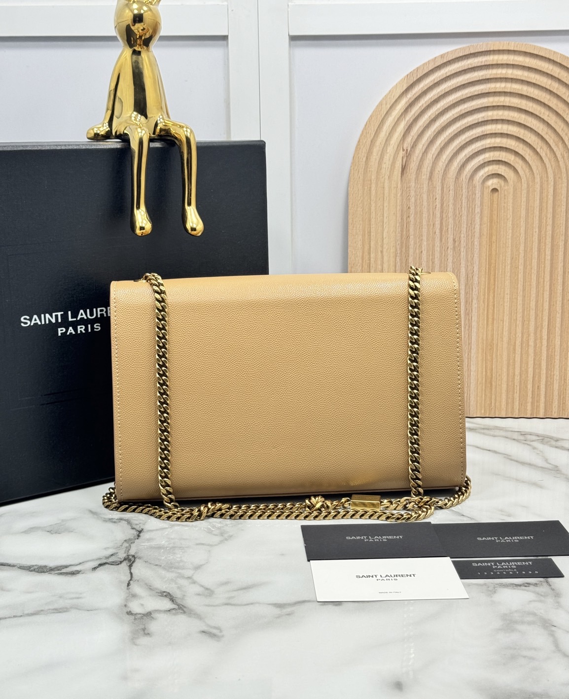 ORI หนังแท้ | YSL KATE MEDIUM BAG / YSL Woc Bag กระเป๋าสะพายทรง woc เรียบหรูดูแพงที่แท้จริง งานหนังเต็มใบโดดเด่นด้วยโลโก้แบรนด์สุดหรู รุ่นฮิตลอดกาลดูดีมีระดับ