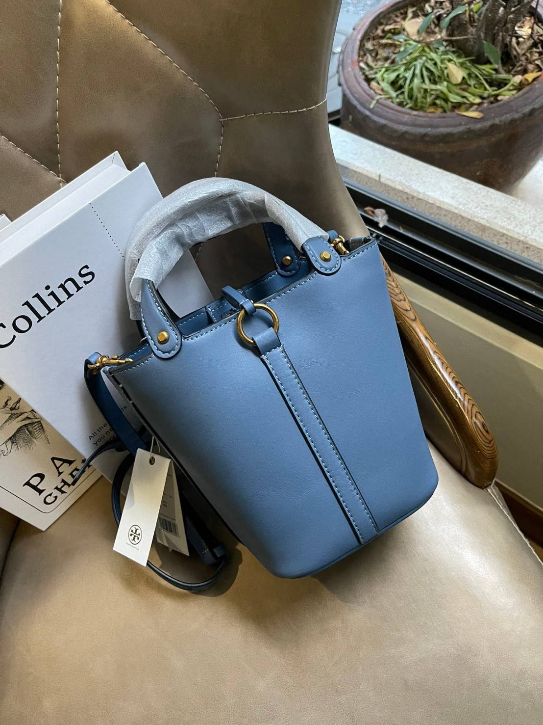 ของแท้ 💯% Tory burch miller mini bucket bag กระเป๋าทรงคลาสสิคจากTory burch มาพร้อมกับรูปทรงถัง ขนาดน่ารักกำลังดี