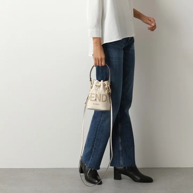 FENDI Mon Tresor Mini Leather Bucket Bag / FENDI Bucket Bag พร้อมส่ง กระเป๋าถือหรือสะพายข้างทรงบัคเก็ต ทรงขนมจีบ ลายแบรนด์ อะไหล่ทองหรูหรา