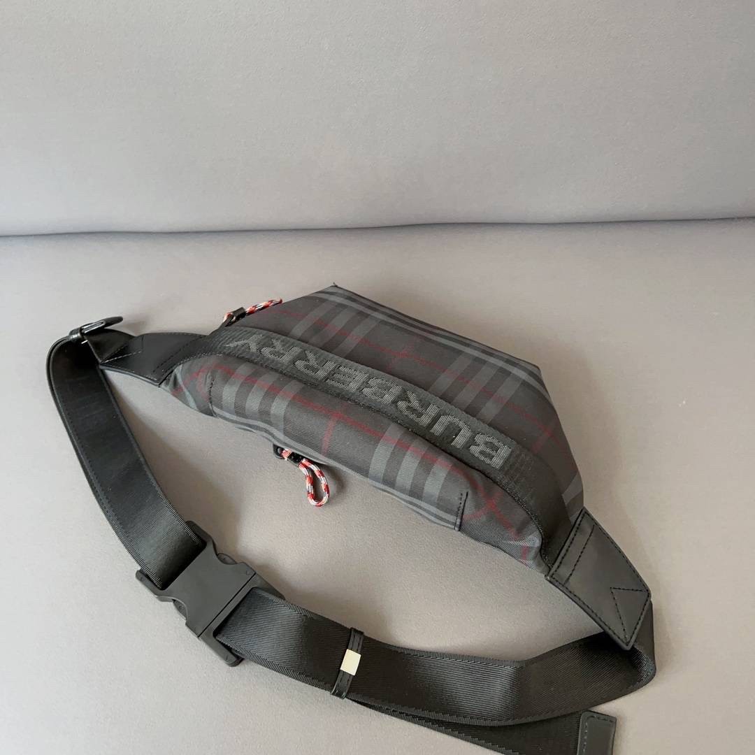 Burberry Vintage Check Sonny Belt Bag / BURBERRY FRAGRANCES BELT BAG วัสดุ 100% POLYAMIDE (Nylon & Canvas) กระเป๋าคาดเอว คาดอกแบบ UNISEX ใช้ได้ทุกเพศ ลายวินเทจตามแบบฉบับของแบรนด์