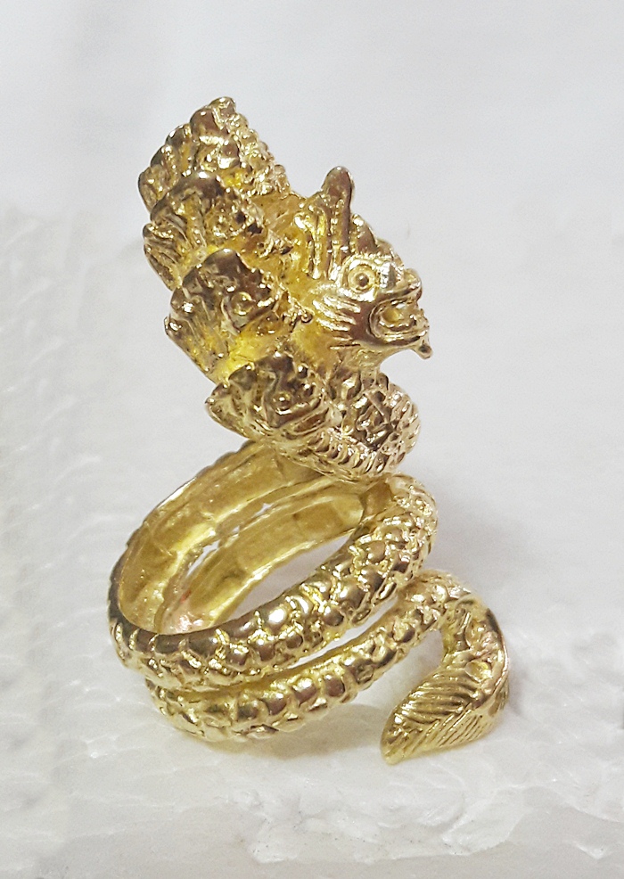 สินค้าหมดค่ะ แหวนพญานาค9เศียรเนื้อทองเหลือง เสริมอำนาจ คุ้มครองค่ะ