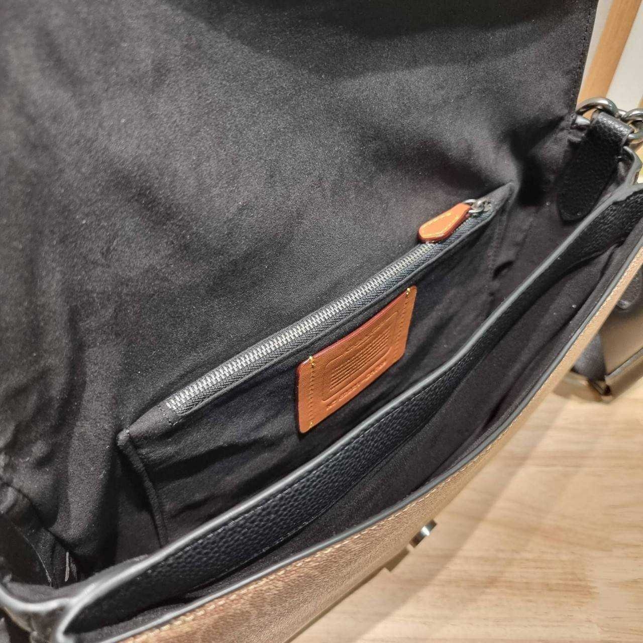 COACH Soft Tabby Messenger In Signature Canvas C8430 CH769 ไอเท็มที่หนุ่มๆต้องไม่พลาด กระเป๋าทรงแมสเซนเจอร์ใบใหญ่กำลังพอดี พร้อมด้วยสายสะพาย 2 เส้น