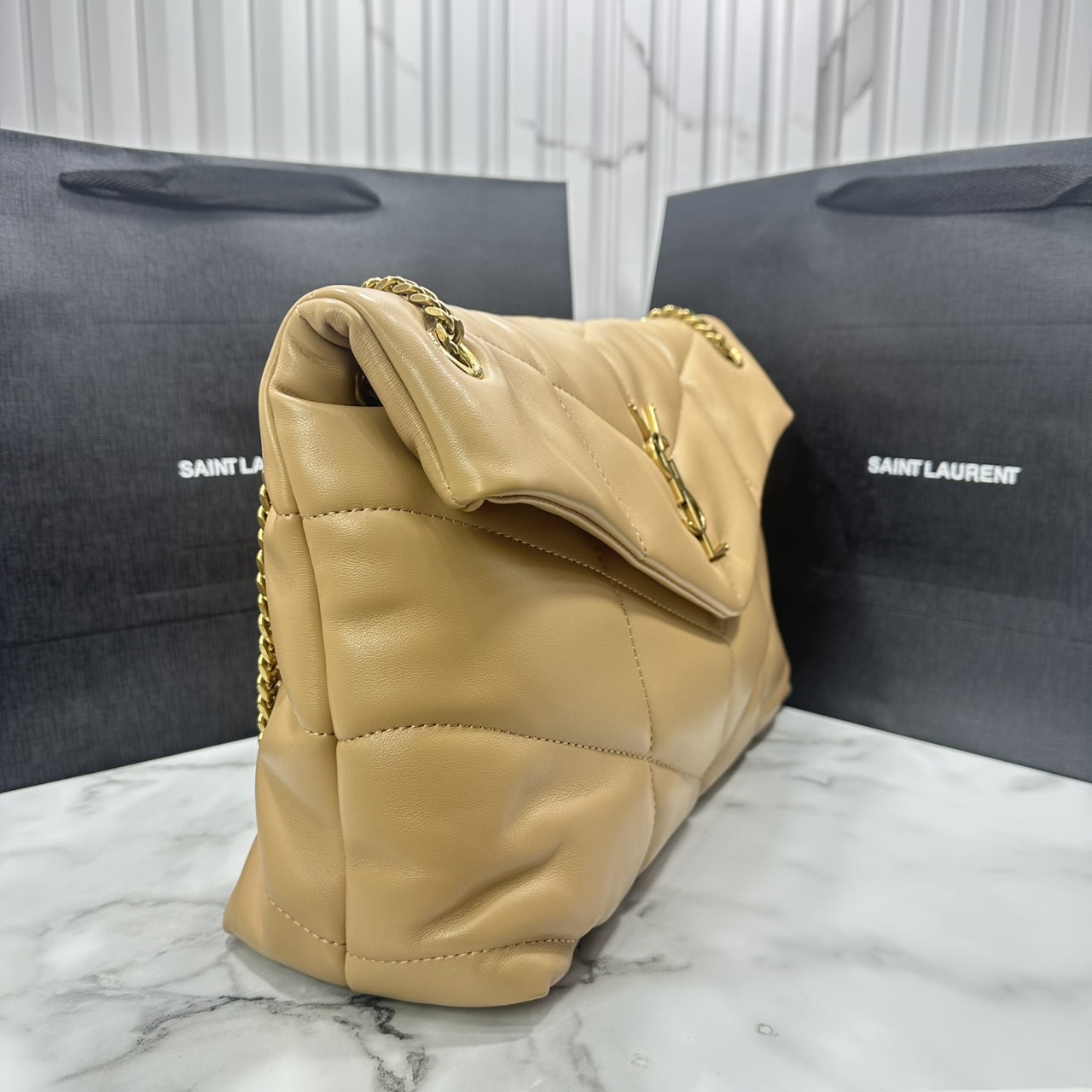 ORI หนังแท้ | 32cm YSL PUFFER Medium in Nappa leather กระเป๋าสะพายรุ่นยอดนิยม ทรงสวย ใช้ได้บ่อยไม่มีเบื่อ วัสดุหนังสัมผัสนิ่มมือ ดีไซน์เรียบหรู ดูแพง สะพายได้หลากหลาย