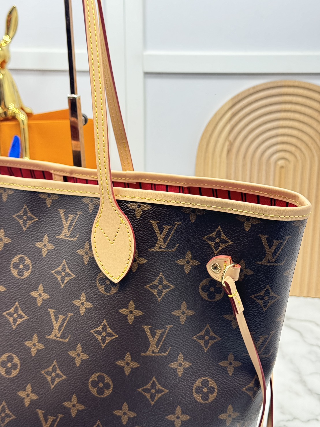 ORI หนังแท้ | LV Neverfull bag Size M Monogram Canvas กระเป๋าสะพายทรงโท้ท ดีไซน์คลาสสิกเหนือกาลเวลาเข้ากับดีเทลที่สืบทอดมายาวนาน แคนวาสแต่งขอบหนัง