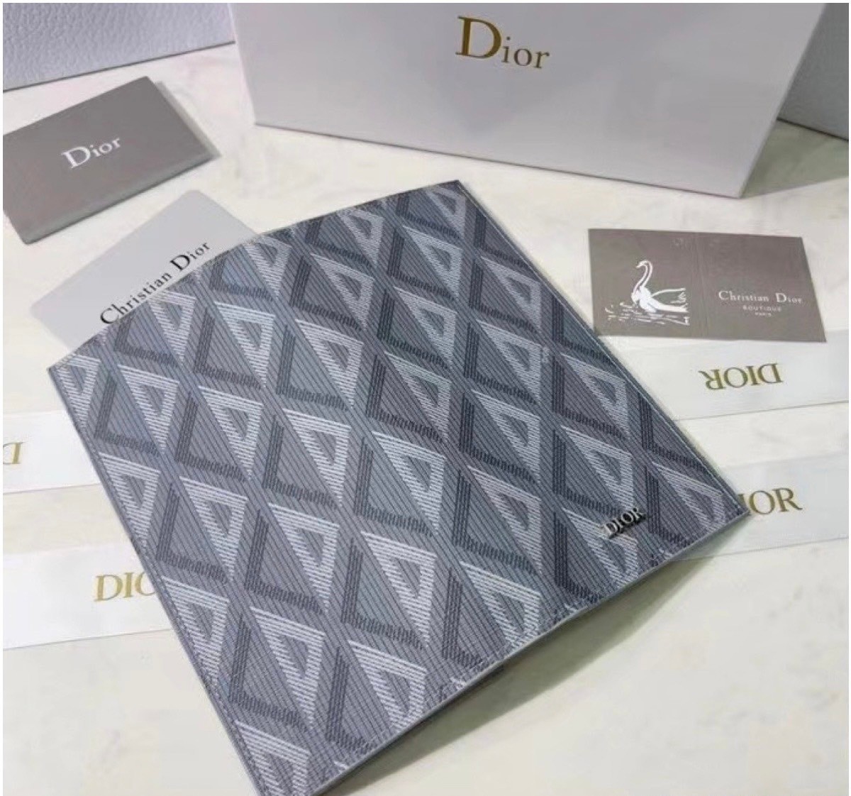 DIOR Vertical Long Wallet Dior CD Diamond Canvas กระเป๋าสตางค์ใบยาว พร้อมส่งที่ไทย ภาพสินค้าถ่ายจากงานขายจริง ใช้งานต่างประเทศได้