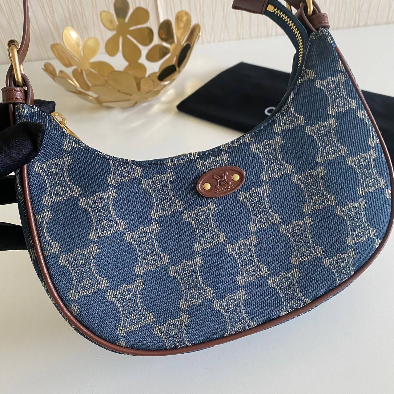 พร้อมส่งที่ไทย!! ที่นี่ที่เดียว Celine Pre-Owned Paris Macadam shoulder bag สีลายใหม่มีจำนวนจำกัด