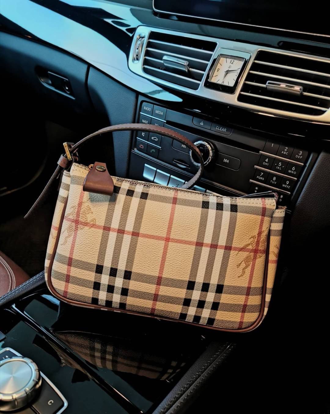 BURBERRY HAND BAG VIP GIFT WITH PURCHASE (GWP) พรีเมี่ยมกิ๊ฟ Limited Edition