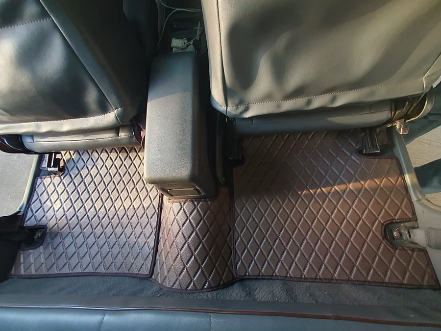 พรมปูพื้นรถยนต์ TOYOTA MIGTHY X CAB ลายไดมอนด์ สีกาแฟ เข้ารูป 5ชิ้น