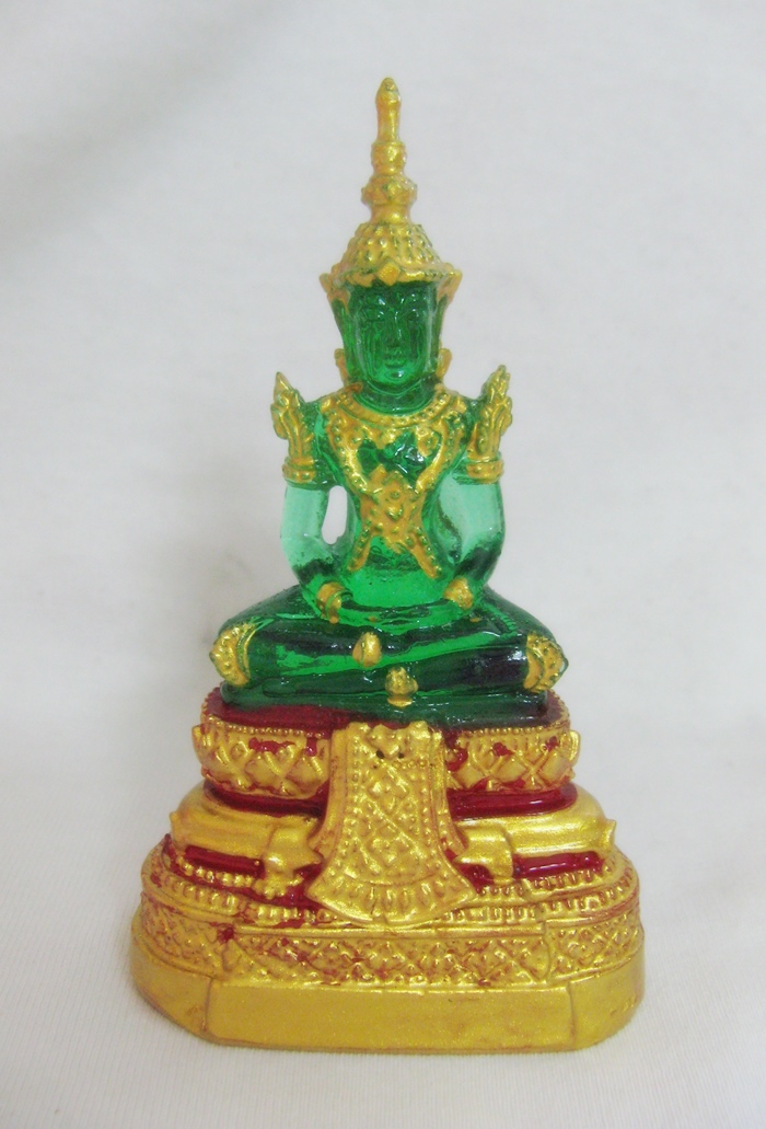 สินค้าหมดค่ะ พระแก้วมรกตแบบบูชา สูง 3.5 นิ้ว(ตั้งบูชาหน้ารถ)ค่ะ