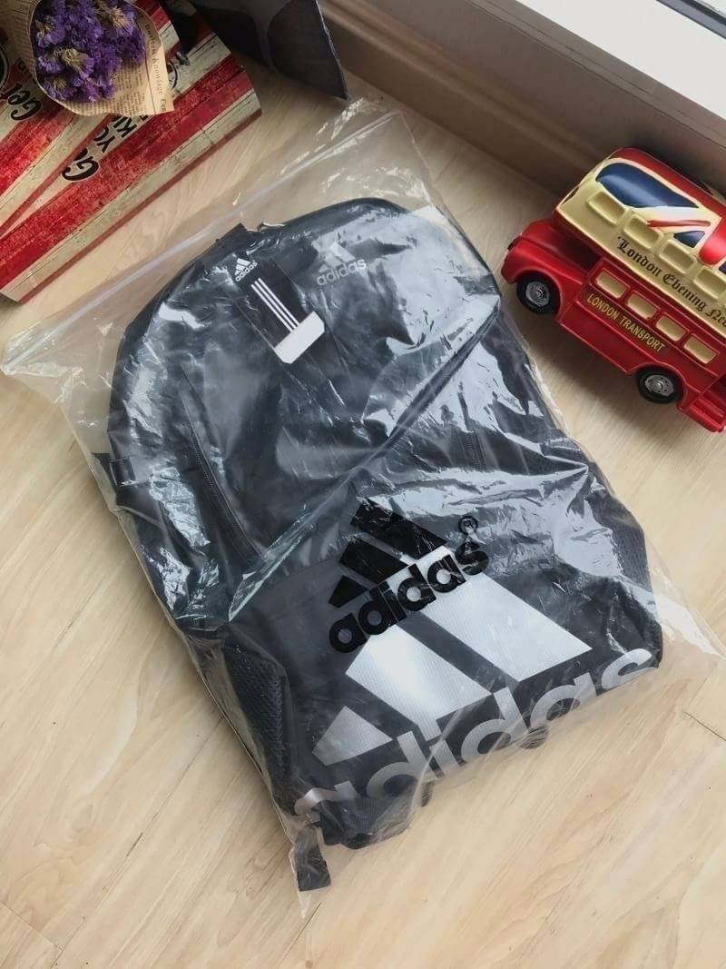 Adidas Adidas BTS BP1 [AZ8644] Backpack Black กระเป๋าเป้สะพายหลัง รูปทรงคลาสสิคคลาสสิกเรียบง่ายในแบบอาดิดาส รองรับทุกการใช้งานที่คต้องการ กระเป๋าสะพายหลังใบนี้ผลิตจากโพลีเอสเตอร์เบาและกันน้ำ ออกแบบให้จุได้เยอะและเก็บทรงไม่ให้ดูเทอะทะ ไม่ว่าจะเป็นหนังสือหร