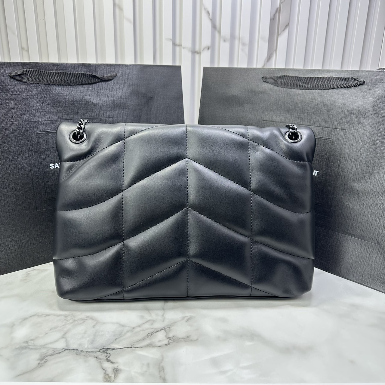 ORI หนังแท้ | 32cm YSL PUFFER Medium in Nappa leather กระเป๋าสะพายรุ่นยอดนิยม ทรงสวย ใช้ได้บ่อยไม่มีเบื่อ วัสดุหนังสัมผัสนิ่มมือ ดีไซน์เรียบหรู ดูแพง สะพายได้หลากหลาย