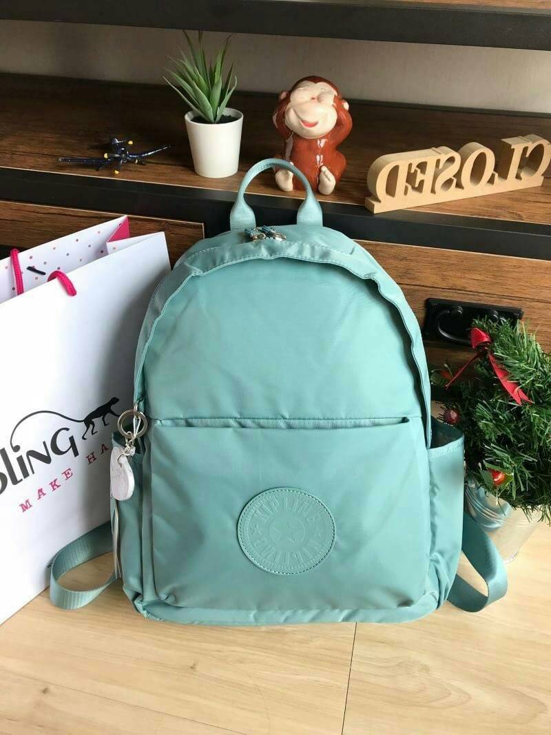 KIPLING IMMIN BACKPACK อีกcollection!ของรุ่นImmin กระเป๋าเป้สะพาย วัสดุPolyamide100% กันน้ำได้ ขนาดกำลังดี ใช้งานได้ทุกวัน เปิดปิดด้วยซิปคู่ ภายในมีช่องแยกเป็นสัดส่วน ประดับพวงกุญแจรุปหัวใจลายหินอ่อน ถอดแยกใช้งานได้ ราคาสุดคุ้มเลยคร้า!!