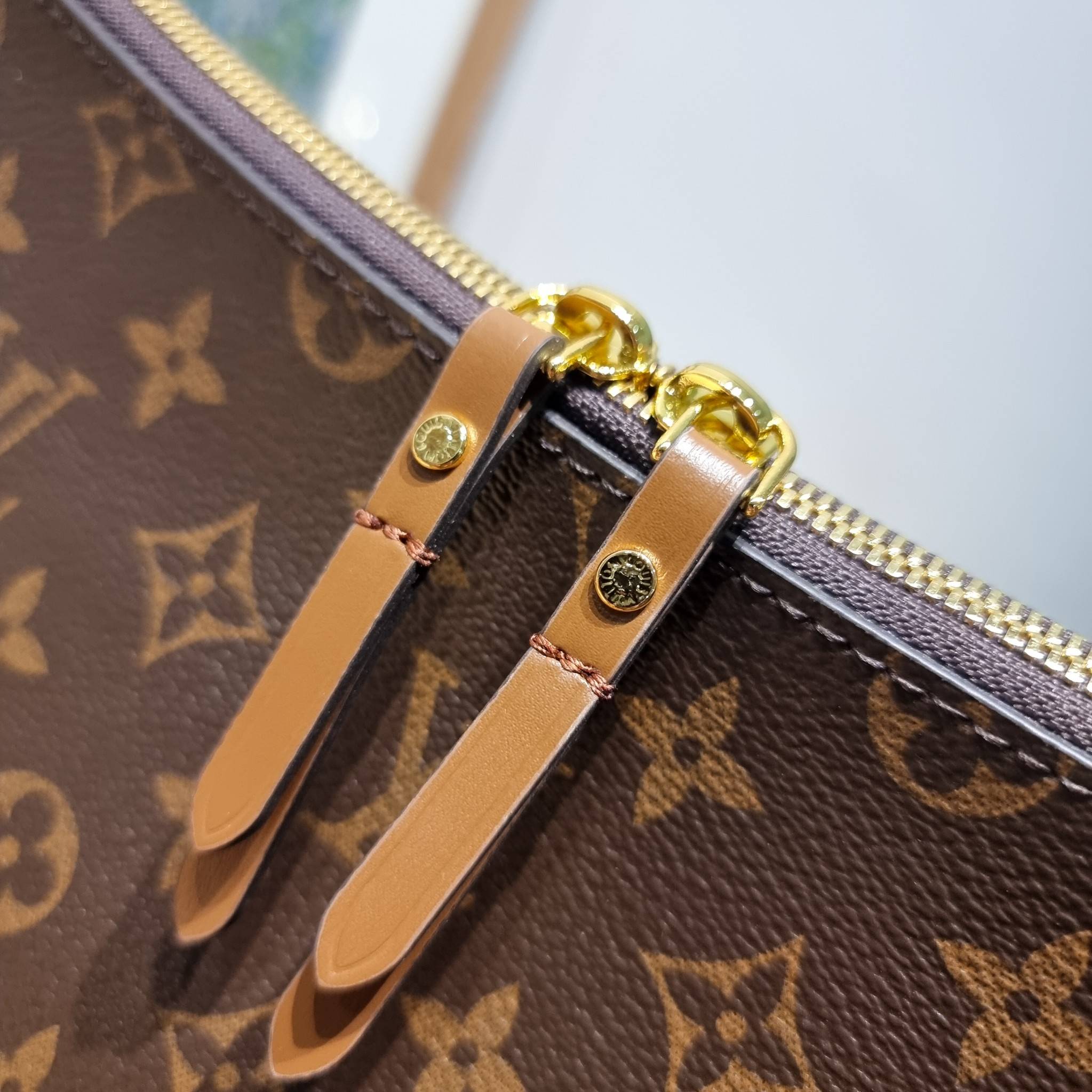 LV loop hobo bag / LV boulogne moon shoulder bag สุดยอดเดอะเบสท์ไอเท็ม กับขนาดใหม่ ใหญ่จุๆ กับกระเป๋าสะพายทรงบาแกตต์ สวยหรู