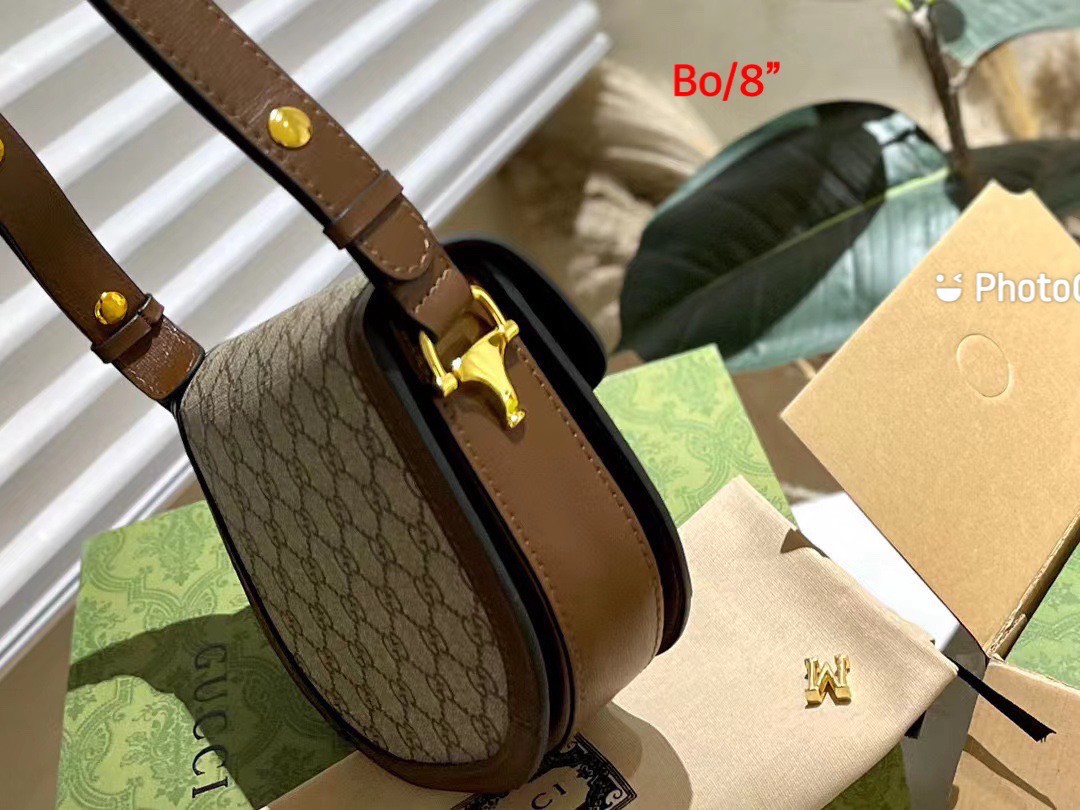 GUCCI HORSEBIT 1955 MINI ROUNDED BAG GG Supreme / GUCCI BAG พร้อมส่งที่ไทย กระเป๋าสะพายสุดคลาสสิค เรียบหรู ดีไซน์ใหม่ลาสุด 2023 **รอบนี้จัดราคาพิเศษสุดคุ้ม งานสวยเกินราคาค่ะ