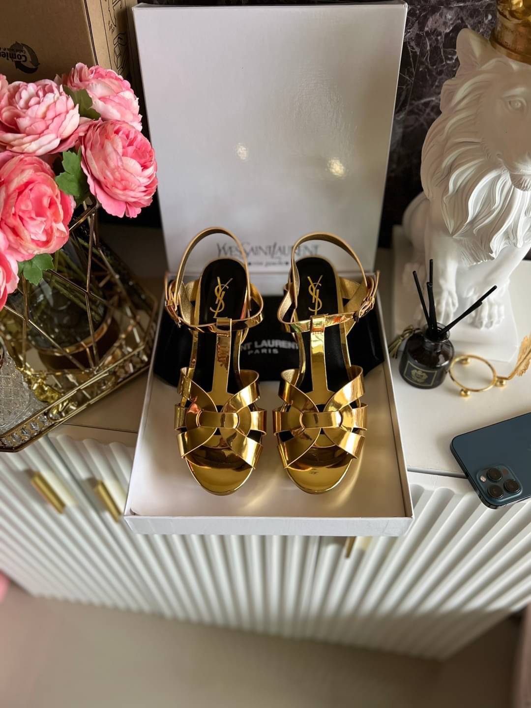 YSL TRIBUTE HEEL / SAINT LAURENT TRIBUTE HEEL / YSL HIGH HEEL เกรดออริจินอล รองเท้าส้นสูงแบรนด์หรู ที่สาวๆ ทุกคนควรมี ไว้ออกงานหรือใส่ทำงานได้ คู่นี้คือปังได้ตลอดกาล เพิ่มความสูงเพรียว สวยหรูมากค่ะ