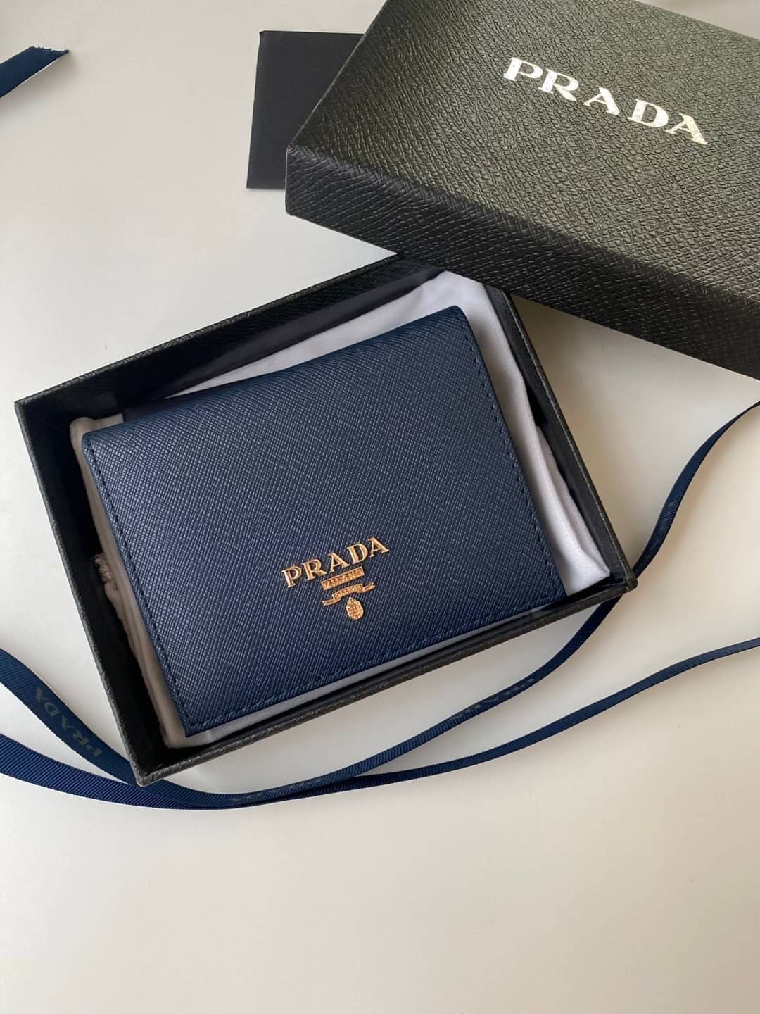 VIP หนังแท้ 】2พับ PRADA Small Saffiano Leather Wallet