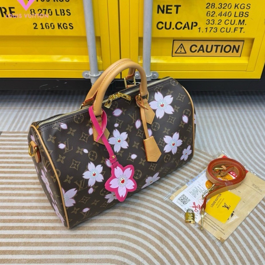 LV x TM Speedy Bandoulière Cherry Blossom bag กระเป๋าทรงหมอนที่ใครเห็นต้องเป็นคลั่งรัก ปรับลุคให้มีชีวิตชีวาด้วยลายดอกไม้ซากุระเชอรี่บลอสซั่ม คอลใหม่สุดเอ็กซ์คลูซีฟ