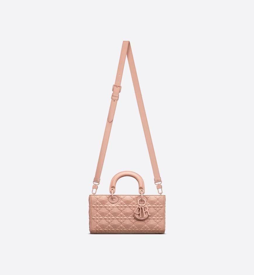 DIOR LADY D-JOY BAG Cannage Calfskin with Diamond Motif / CD LADY D-JOY BAG ดีไซน์ใหม่ อัพเลเวลความหรู กับกระเป๋าสะพายข้างที่รอบนี้ดีไซน์รูปทรงโฉมใหม่ ใช้งานง่ายขึ้น