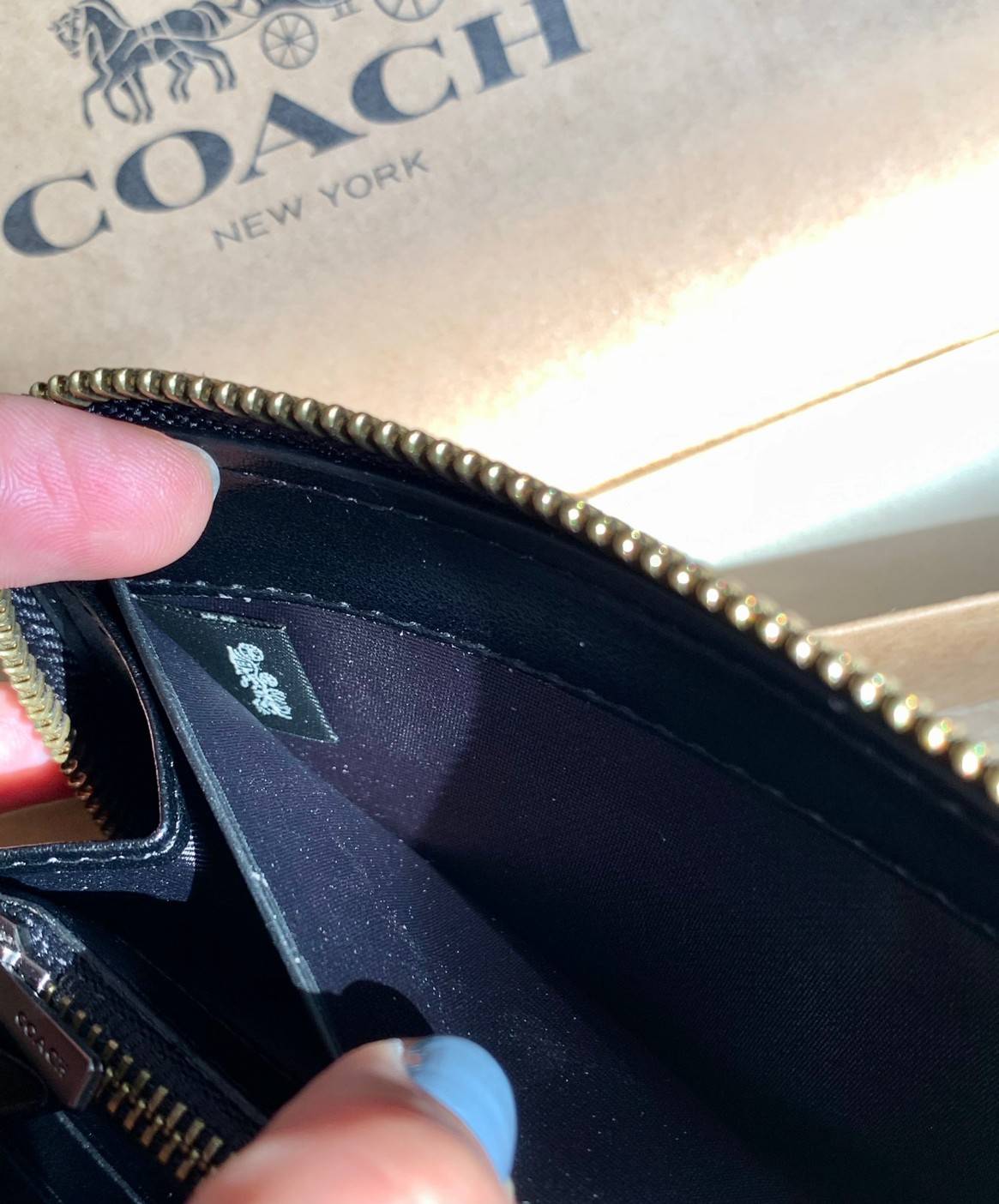 ของแท้ 💯% COACH ZIP WALLET SNOOPY LIMITED ((16122B)) พร้อมส่ง!! กระเป๋าเงินใบยาวซิปรอบ หนังแท้ลายหนังสวย