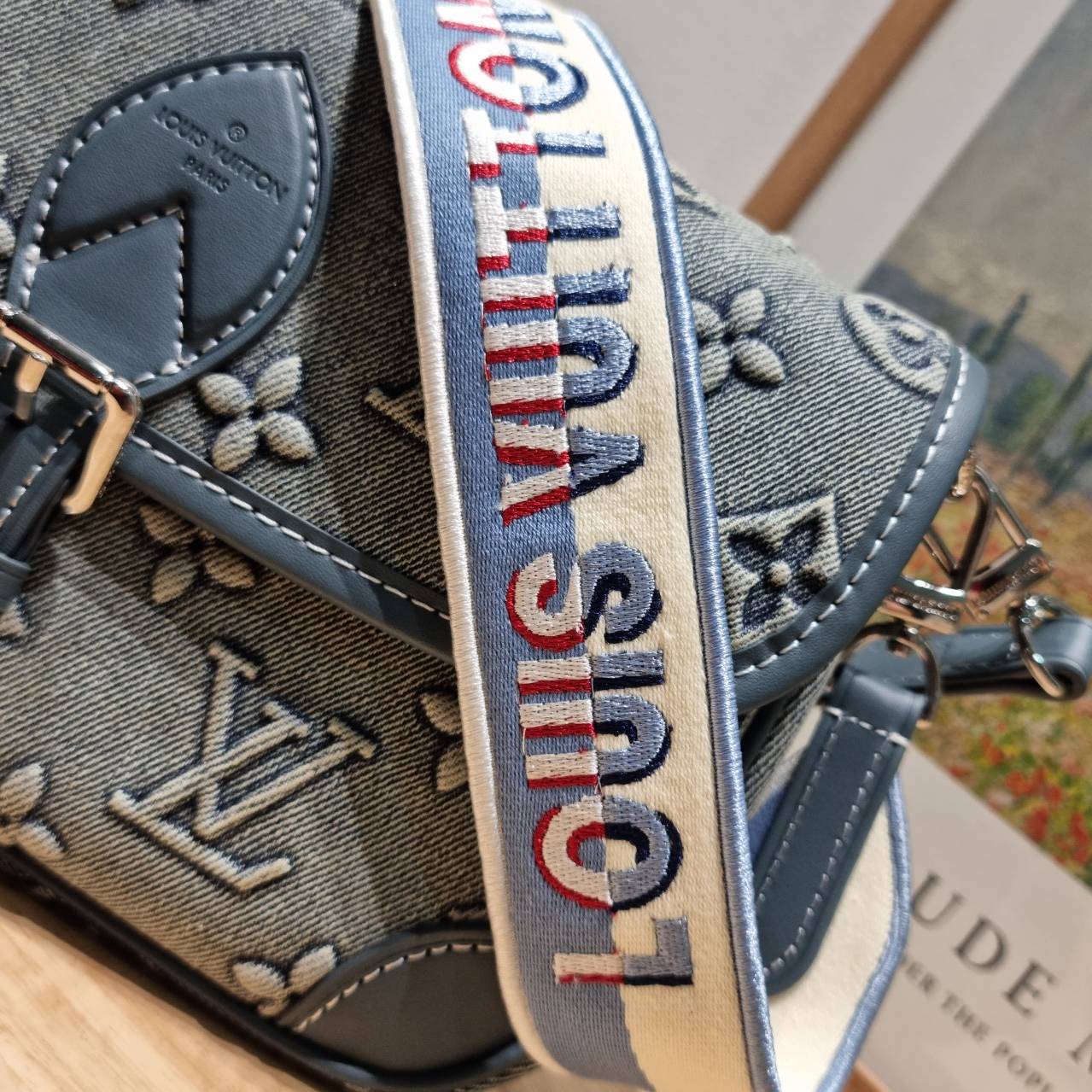 LV diane monogram washed denim bag ใหม่ล่าสุด กับกระเป๋าทรงสุดฮิต คลาสสิคและเป็นอีกหนึ่ง signature ที่มาในรูปแบบ washed denim สวยดูแพงสุดๆ