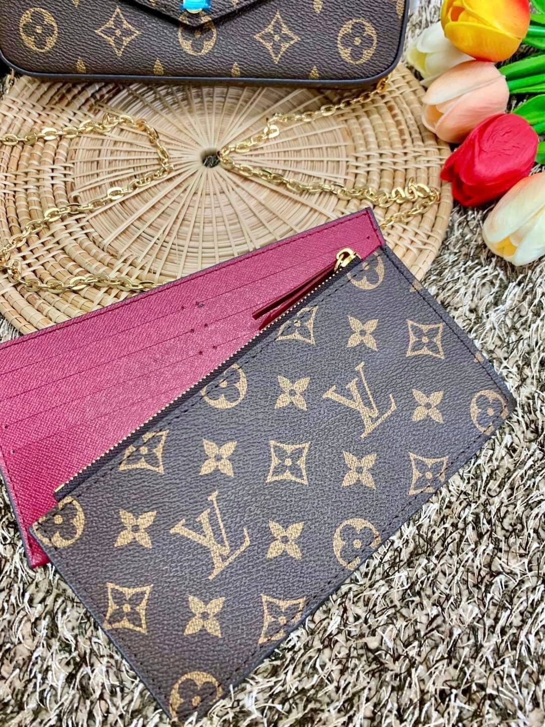 เน้นใช้งานได้จริงในชีวิตประจำวันค่ะ Louis vuitton felicie pochette พร้อมส่ง ซื้อ1ได้ถึง3!! มีไม่มาก หมดแล้วหมดเลยจ้าา! Premium gift จาก LV กระเป๋าสะพายข้างหรือถือแบบคลัทออกงาน หนังแกะแท้สวยงามค่ะ เปิดปิดกระเป๋าแบบกระดุม ภายในสามารถใส่มือถือได้ทุกรุ่น;พาสป