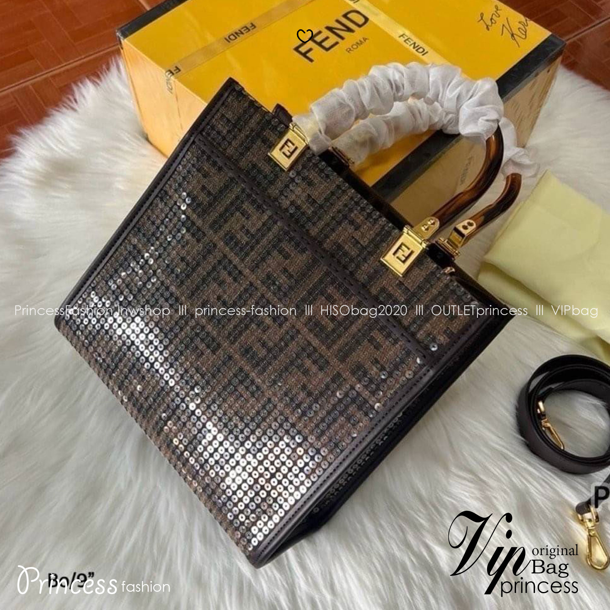 FENDI Sunshine Tote Sequins Shopper Bag กระเป๋าทรงโท้ทปักเลื่อมแวววาวเต็มใบ รุ่นใหม่สวยหรู ทรงตั้งสวยอยู่ทรง สวยหรูดูแพง ภายในโล่งกว้าง ใบขนาดกำลังสวยใช้งานง่าย สะดวกสุดๆ ใบจริงการันตีสวยเกินเบอร์!! ไม่ผิดหวังจ้า