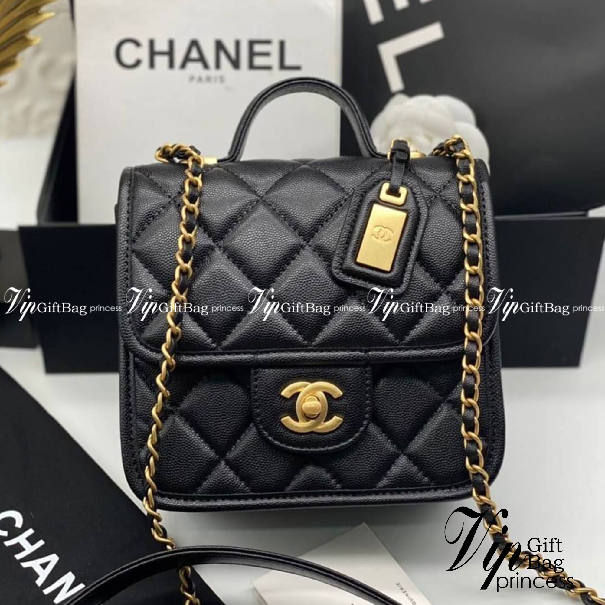 Chanel Mini Handle Flap bag / Chanel mini square flap bag with handle “school memory bag” เกรดออริจินอล กระเป๋าสะพายทรงเหลี่ยมมาใหม่ พร้อมหูหิ้วด้านบน งานหนังสวยมาก เปิดด้านหน้า หนังคาเวียร์ลายคลาสสิค รุ่นยอดนิยมไอเท็มฮิต
