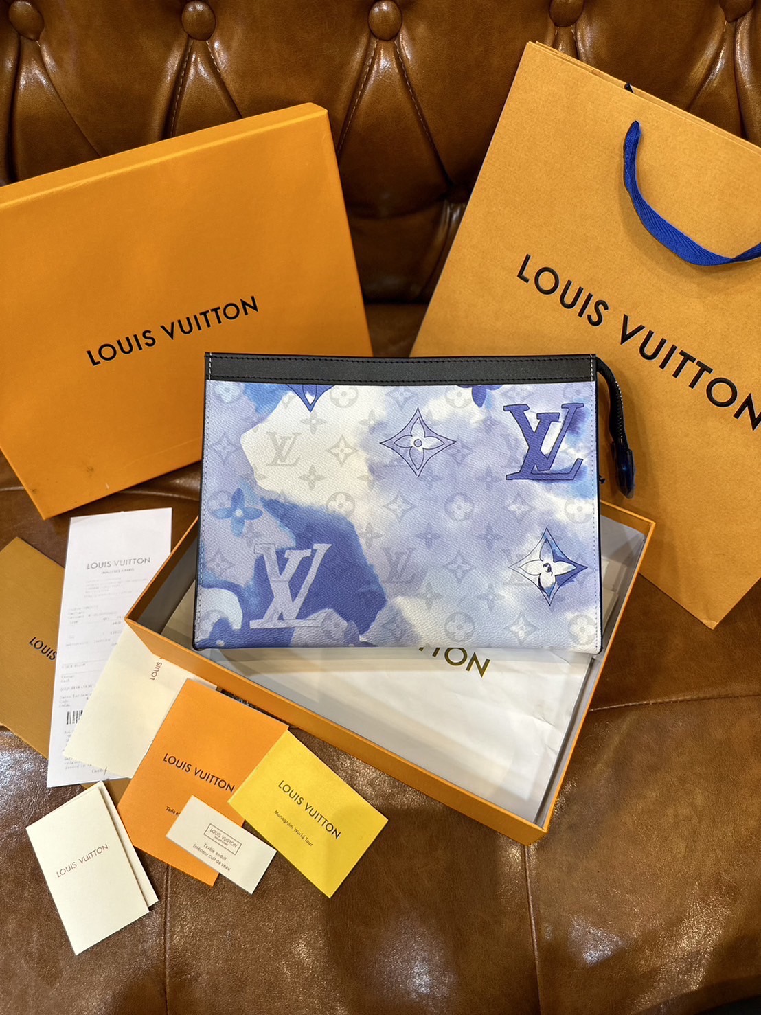 พร้อมส่ง 15 แบบ LV Pochette Voyage MM / LV Clutch กระเป๋าถือทรงคลัช ทรงพอช เกรดออริ สลับแท้ 1:1 ใช้ต่างประเทศได้ ใช้ได้ทั้งชายหญิง