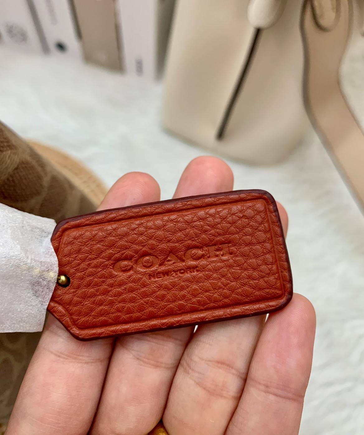 COACH WILLOW SHOULDER BAG ((C2745//C2590//C2621)) พร้อมส่งที่ไทย รุ่นแนะนำค่ะ🔥🔥 🔺กระเป๋าหิ้ว//คล้องไหล่//สะพายข้าง สุดคุ้ม! หนังแท้ชั้นดี ได้ไปหลงรักแน่นอนค่ะ หนังสวยมากๆ😘 🔺ตัวกระเป๋าแบ่งเป็นสองช่องหลัก ด้านนึงเป็นแ