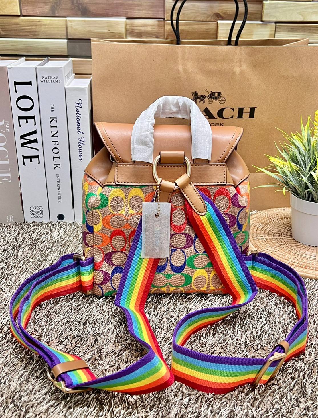 COACH PENNNIE BACKPACK IN RAINBOW SIGNATURE ((C4097)) สวยจึ้งมากแม่ ห้ามพลาด ต้องมีค่ะ! พร้อมส่งค่ะ ล่าสุด กับกระเป๋าสะพายหลังมีหูหิ้ว หนังแท้นิ่มอย่างดี ลายCทั้งใบแบบสีรุ้งสดใสมาเลย สวยมากๆค่ะ