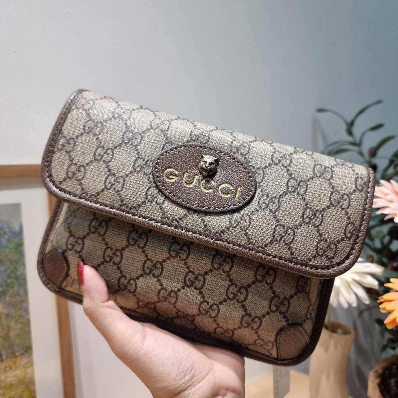 GG NEO VINTAGE GG SUPREME BELT BAG ฮอตฉ่ำๆ กับกระเป๋าคาดอกรุ่นคลาสสิค ดีไซน์เท่ หรู สไตล์สปอร์ต ขนาดกำลังดี พกพาง่าย คาดไปไหนก็ได้สบายๆ ปรับคาดได้หลากหลาย