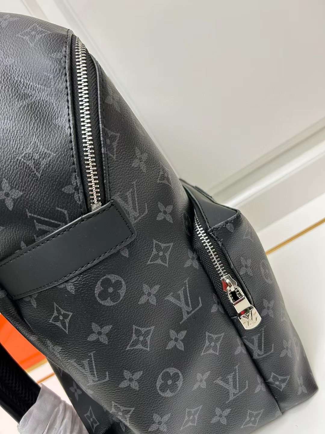 LV Discovery Backpack MM Monogram canvas / LV Backpack Black กระเป๋าเป้โมโนแกรมสีดำคลาสสิก เกรดออริ สลับแท้ 1:1 ใช้ต่างประเทศได้