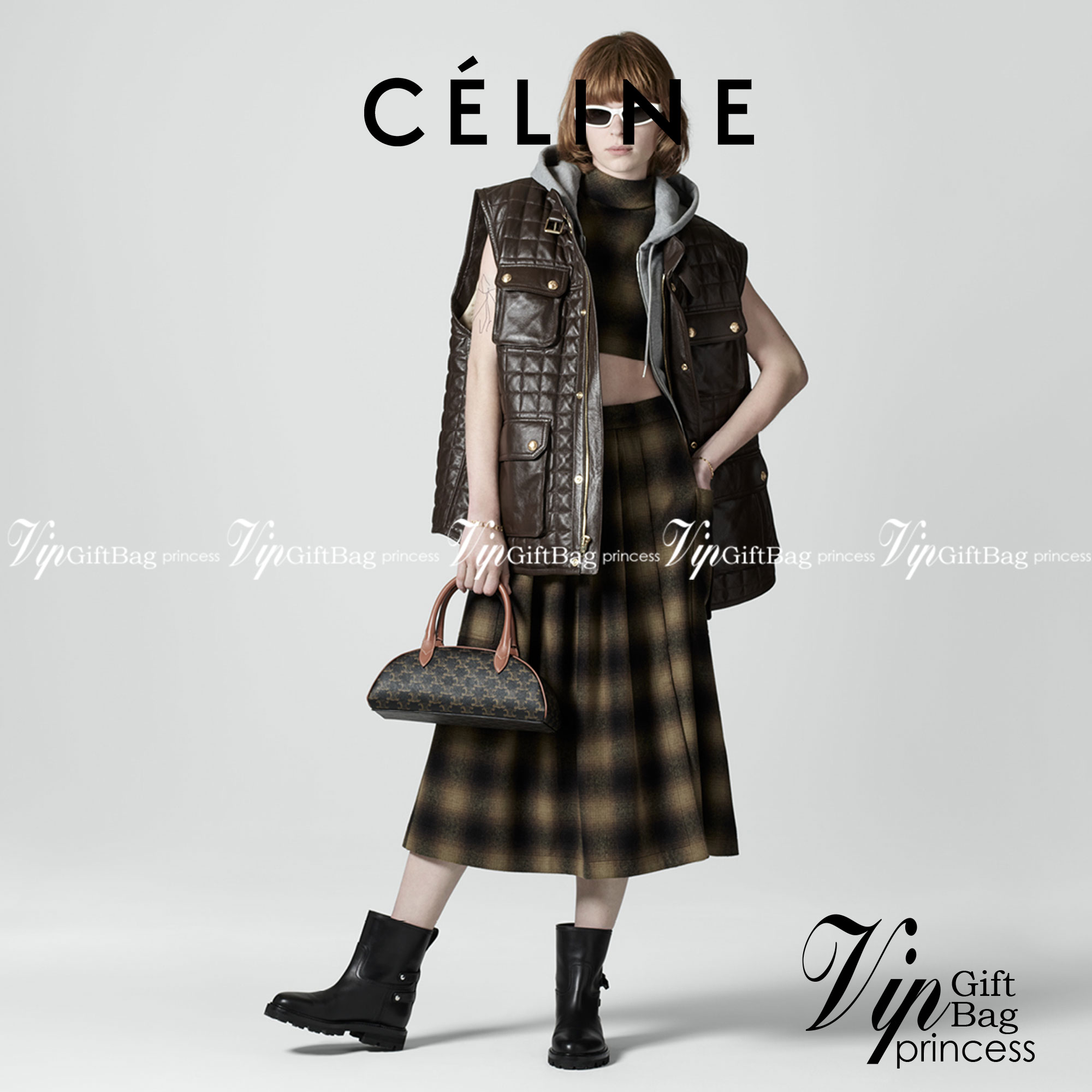 หนังแท้ CELINE MEDIUM TECKEL IN TRIOMPHE CANVAS AND CALFSKIN TAN / CELINE TRIOMPHE SHOULDER BAG / CELINE TRIOMPHE HANDBAG กระเป๋าถือหรือสะพายไหล่ ก็ปังๆ ยาวๆ ไปเลยสิค่ะ งานหนังแท้ทั้งใบสวยหรู สวยมากกก เก๋มาก ต้องมีแล้วค่าา แบบใหม่ล่าสุด งานพึ่งเข้ามาน้อยน