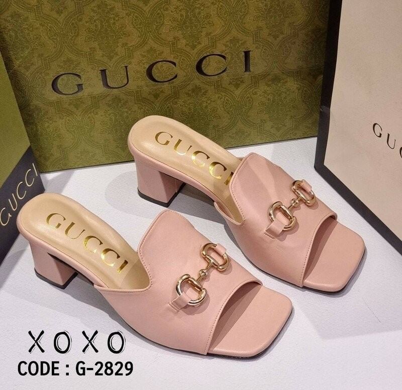 Gucci Mid Heel รองเท้าส้นกลาง 3 นิ้ว งานสวม สวย เก๋ วัสดุหนัง PU ทรงเปิด ด้านบนติดอะไหล่สีทอง ส้นแท่ง ยื่น เดิน ใช้งานง่าย น้ำหนักเบา แมทส์ชุดง่าย