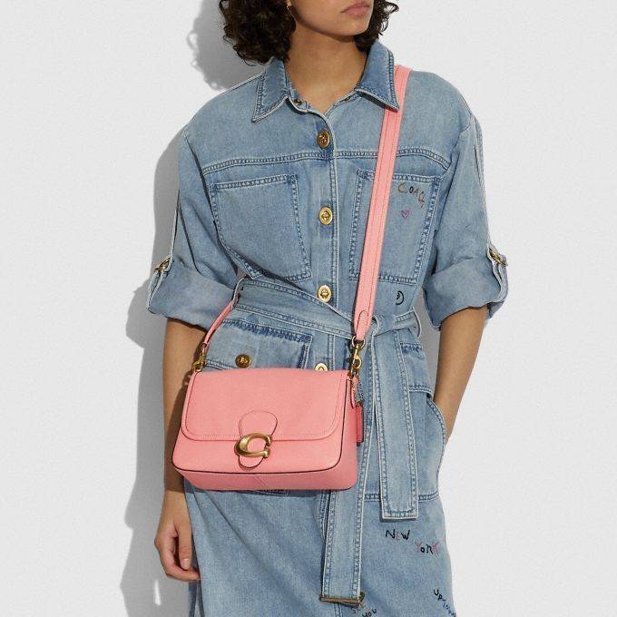 COACH SOFT TABBY SHOULDER BAG (C4823//C5261) กระเป๋าถือ กระเป๋าสะพาย ที่ใครๆก็เข้าถึงได้ หรูหรา คลาสสิค ลุคเรียบร้อย แต่ความสวยไม่น้อย! ดาเมจความลุคผู้ดีรุนแรงมาก!!เกินต้าน!!// วัสดุหนังแท้ทั้งใบ หนังเรียบ หนังนิ่มมากๆ อยู่ทรงสวยมากๆด้วย// ด้านในโล่งกว้าง