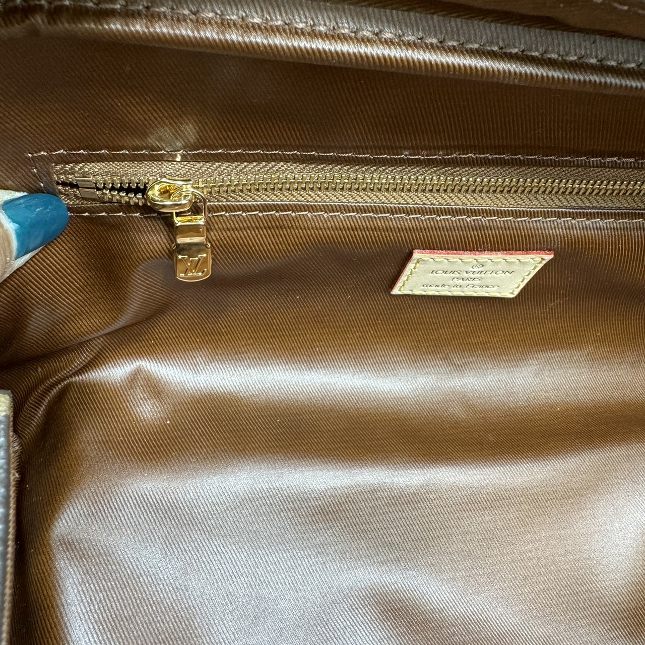 LV Clutch LV Dopp Kit Toilet Pouch Monogram / Damier Graphite Canvas กระเป๋าถือทรงพอชหรือคลัช เกรดออริ ท็อป 1:1 เกรดดีสุด แคนวาสแท้สวย ใช้งานต่างประเทศได้